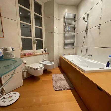 Ines Apartman Faggeto Lario